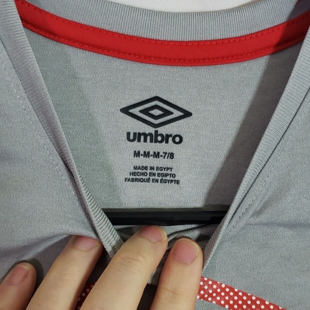 Umbro Girls Size Medium Gray top (AJ) - Picture 2 of 7